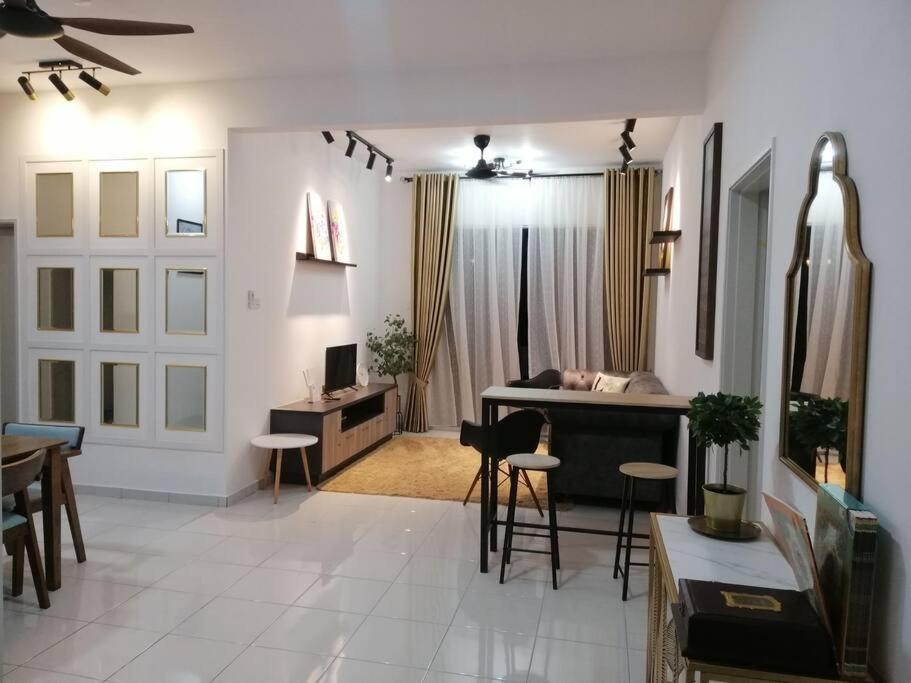 Homestay Casa Nur Iman @Adelia Kajang Luaran gambar